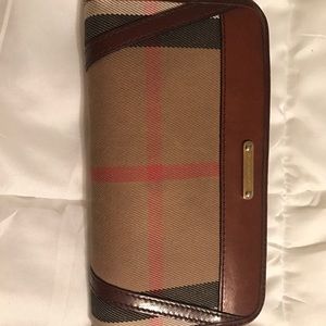 Burberry wallet